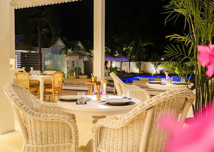 Ria Uluwatu, Tropical Chic 4*