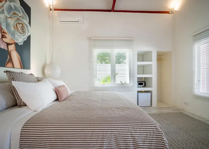 Ria Uluwatu, Tropical Chic 酒店