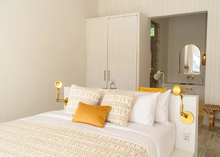 Hotel Ria Uluwatu, Tropical Chic 4*