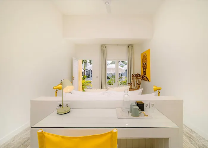 Ria Uluwatu, Tropical Chic Hotel Uluwatu
