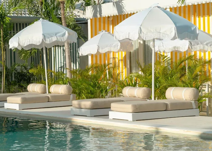 Ria Uluwatu, Tropical Chic 4*