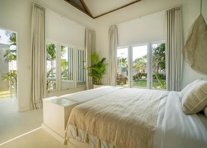 Ria Uluwatu, Tropical Chic Hotel