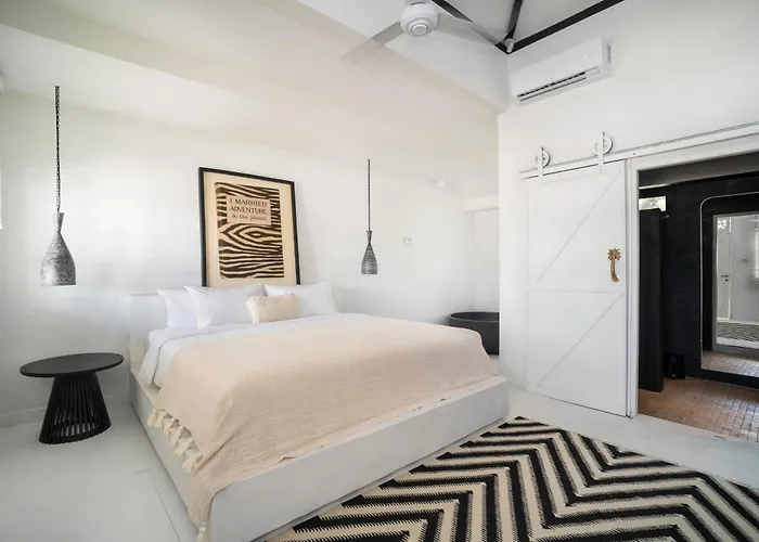Ria Uluwatu, Tropical Chic Hotel