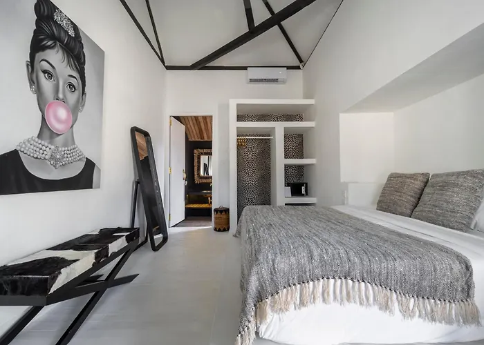 Ria Uluwatu, Tropical Chic 4*