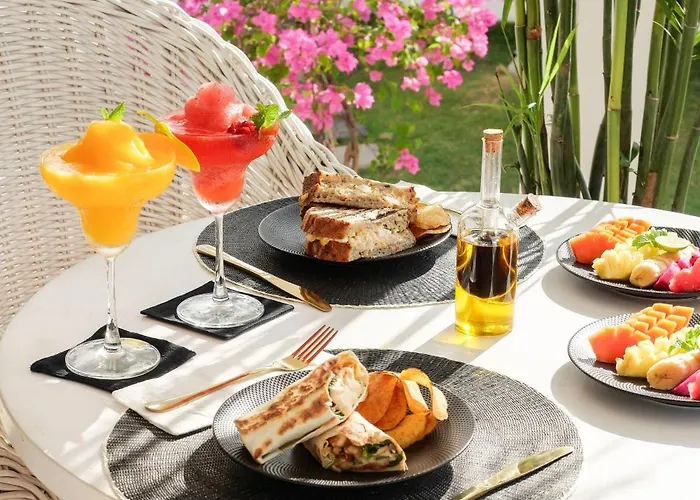 Ria Uluwatu, Tropical Chic 4*